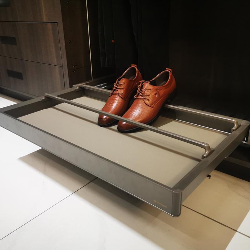 Выдвижная полка для обуви Unihopper в базу 900мм с доводчиком clip-on MONIKA