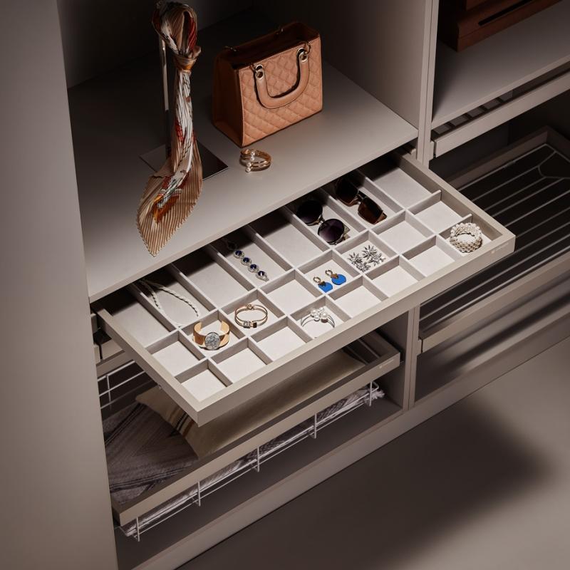 Выдвижная полка для аксессуаров Unihopper в базу 600мм, с доводчиком, clip-on, COKA