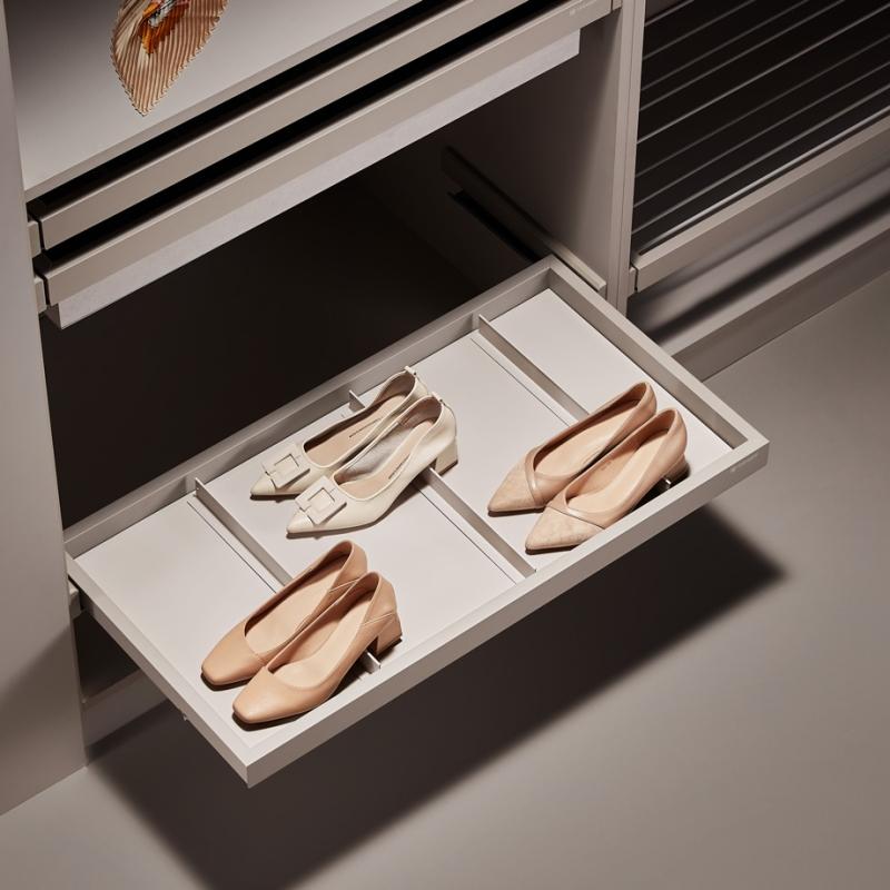 Выдвижная полка для обуви стальная Unihopper в базу 900мм, с доводчиком, clip-on, COKA