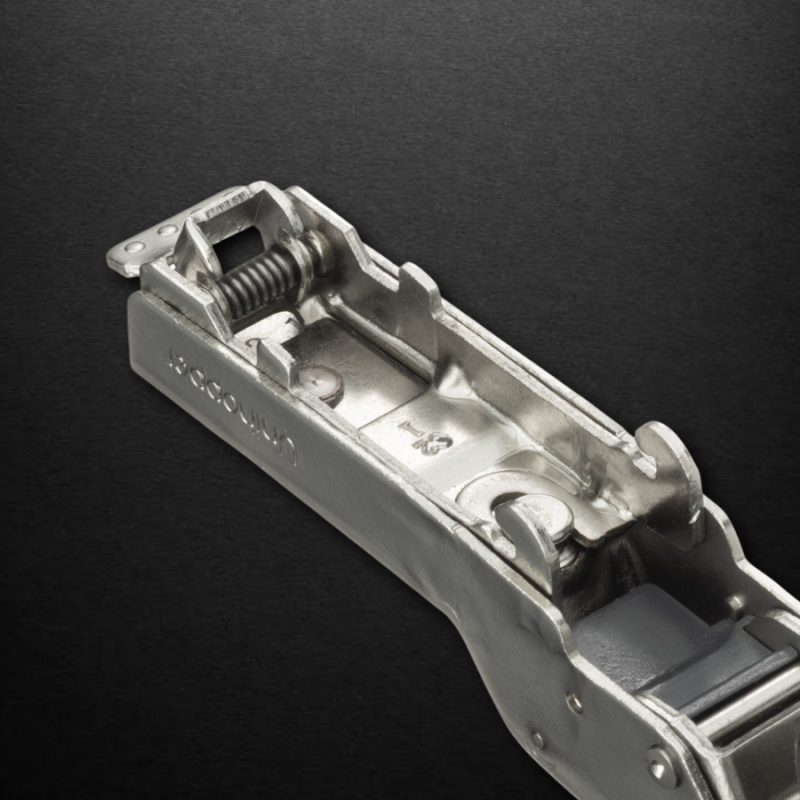 Полунакладная 3D петля UNIHOPPER HUTTON с регулируемым доводчиком, 45мм, с декоративной накладкой, никель