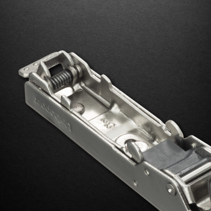 Накладная 3D петля UNIHOPPER HUTTON с регулируемым доводчиком, 45мм, с декоративной накладкой, никель