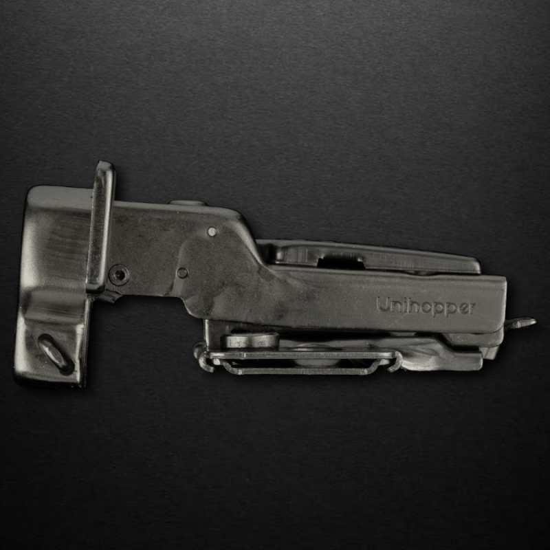 Полунакладная 3D петля UNIHOPPER HUTTON с регулируемым доводчиком, планка H-2, 45мм, с декоративной накладкой, черный никель