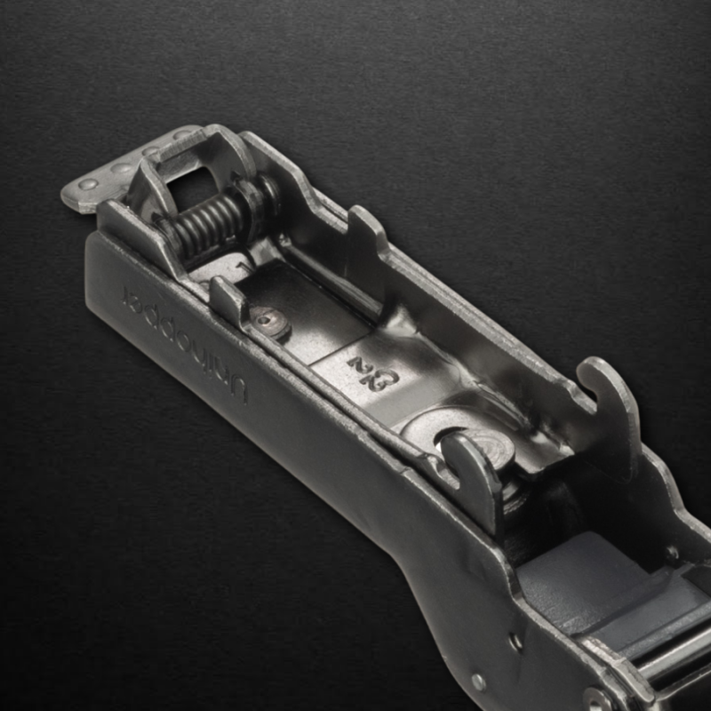 Полунакладная 3D петля UNIHOPPER HUTTON с регулируемым доводчиком, 45мм, с декоративной накладкой, черный никель