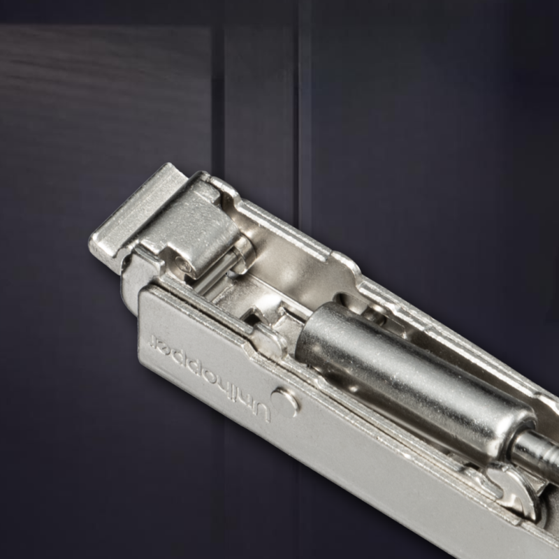 Угловая 90° 3D петля UNIHOPPER для фальшпанели с доводчиком, 45мм, с декоративной накладкой